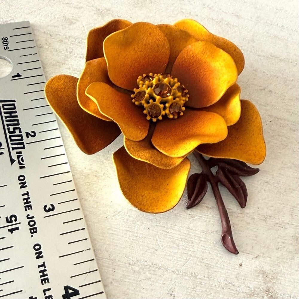 Vintage Mustard Yellow Brown Enamel Flower Rhinestone Brooch - Picture 6 of 7